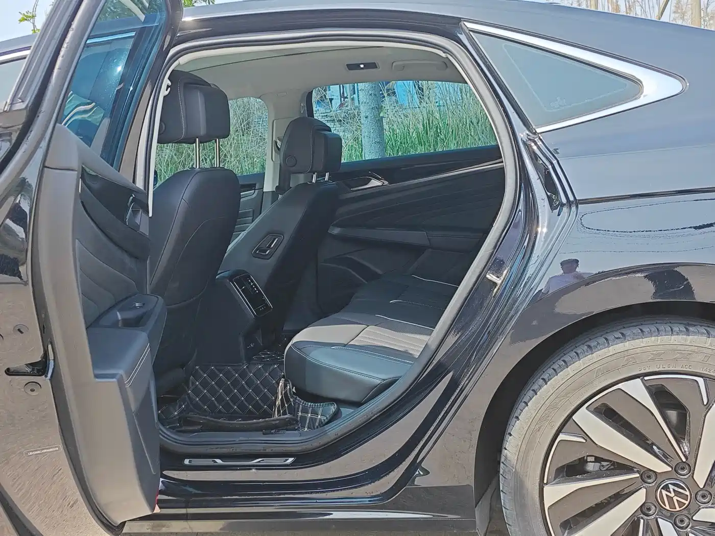 Volkswagen Passat 2024 330TSI Elite Edition фото 3
