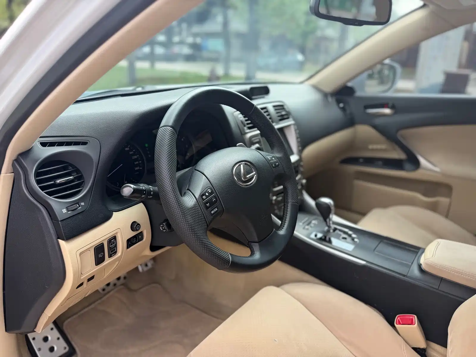 Фото 7 - Lexus IS