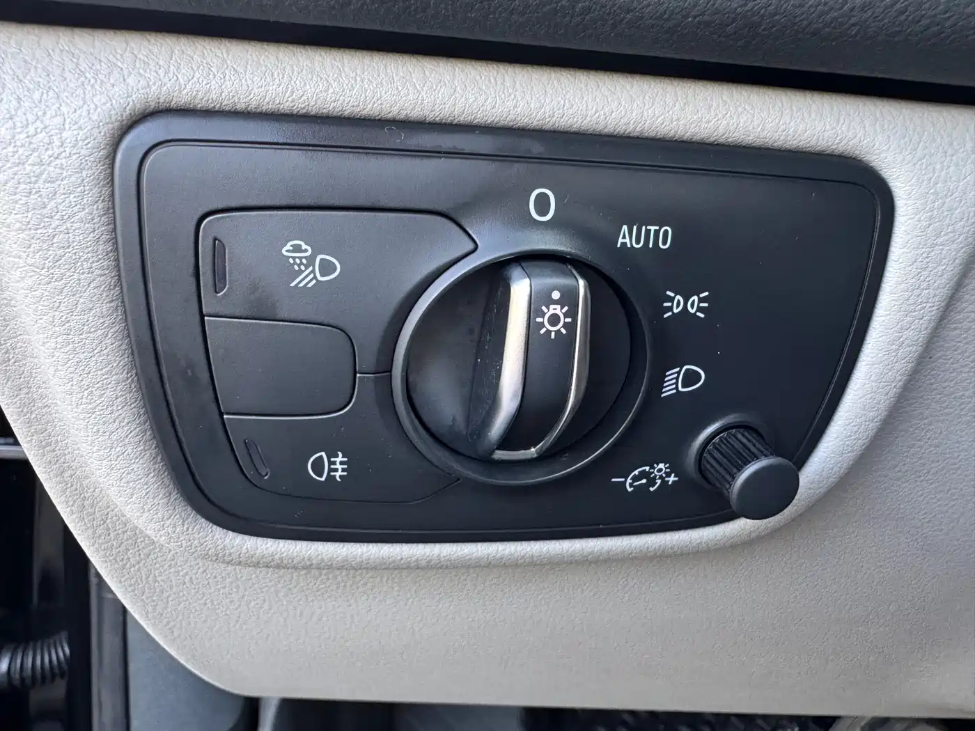 Фото 12 - Audi A6 (Import)