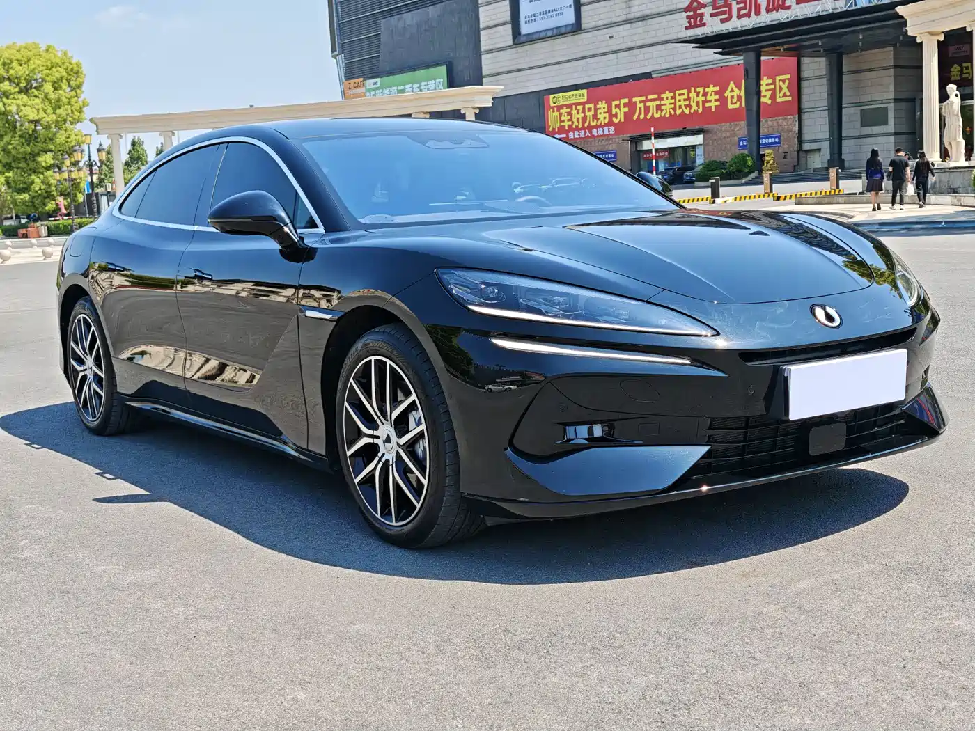 Denza Z9 2024 Model 1100km AWD Max Edition фото 3