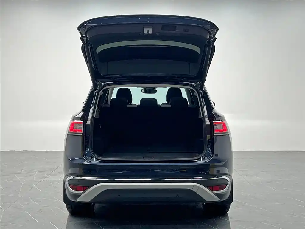 VOLKSWAGEN ID.6 CROZZ