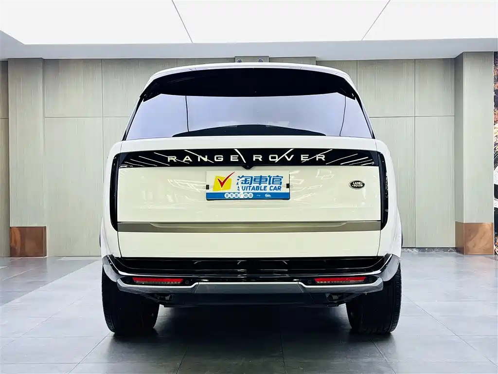Land Rover Range Rover 2023 3.0 L6 360PS Golden Age Edition фото 5