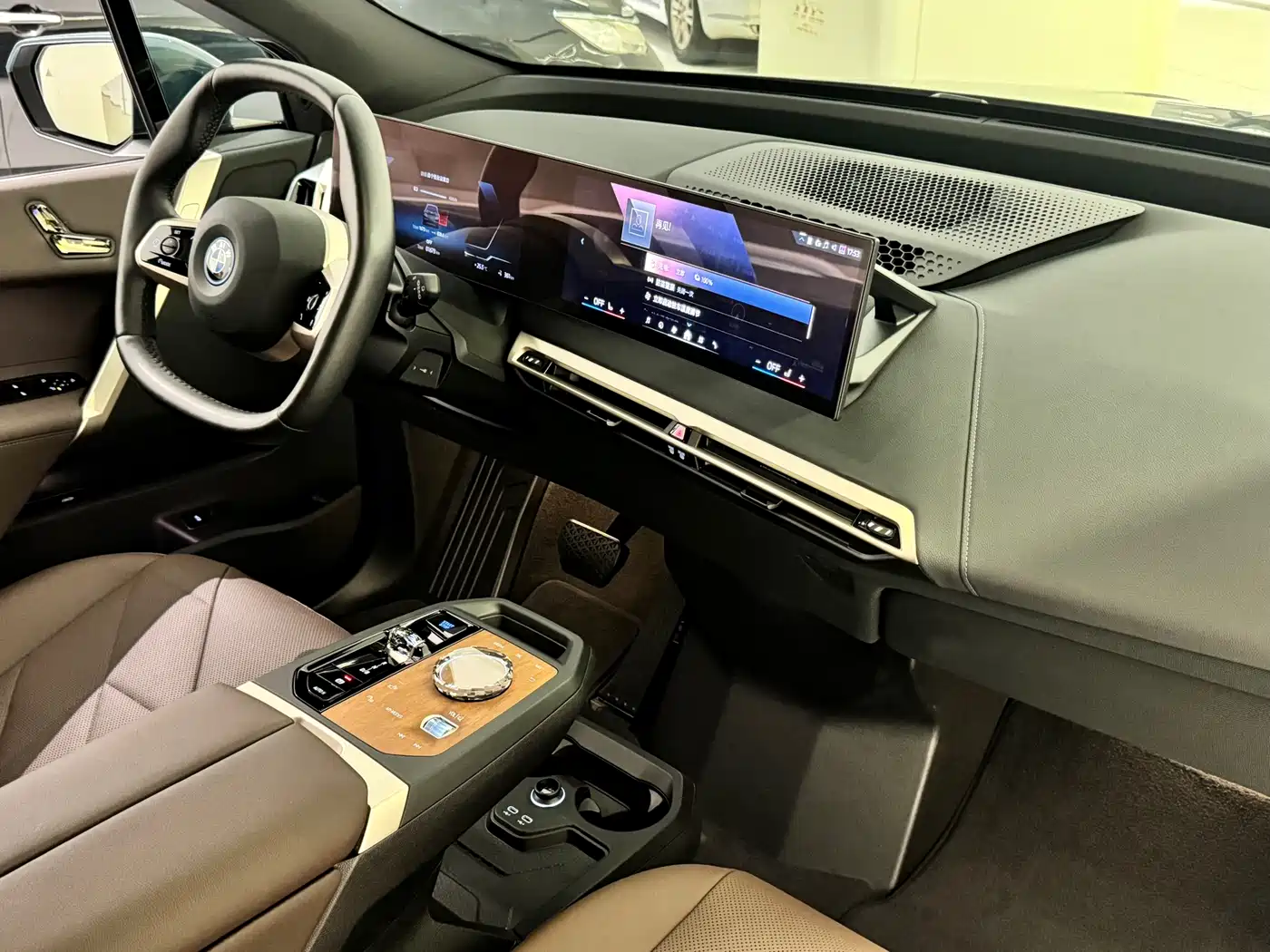 BMW iX 2023 Facelift xDrive40 фото 6