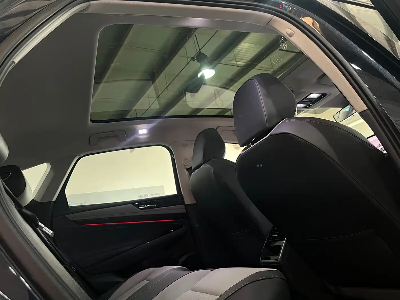 VOLKSWAGEN ID.7 VIZZION