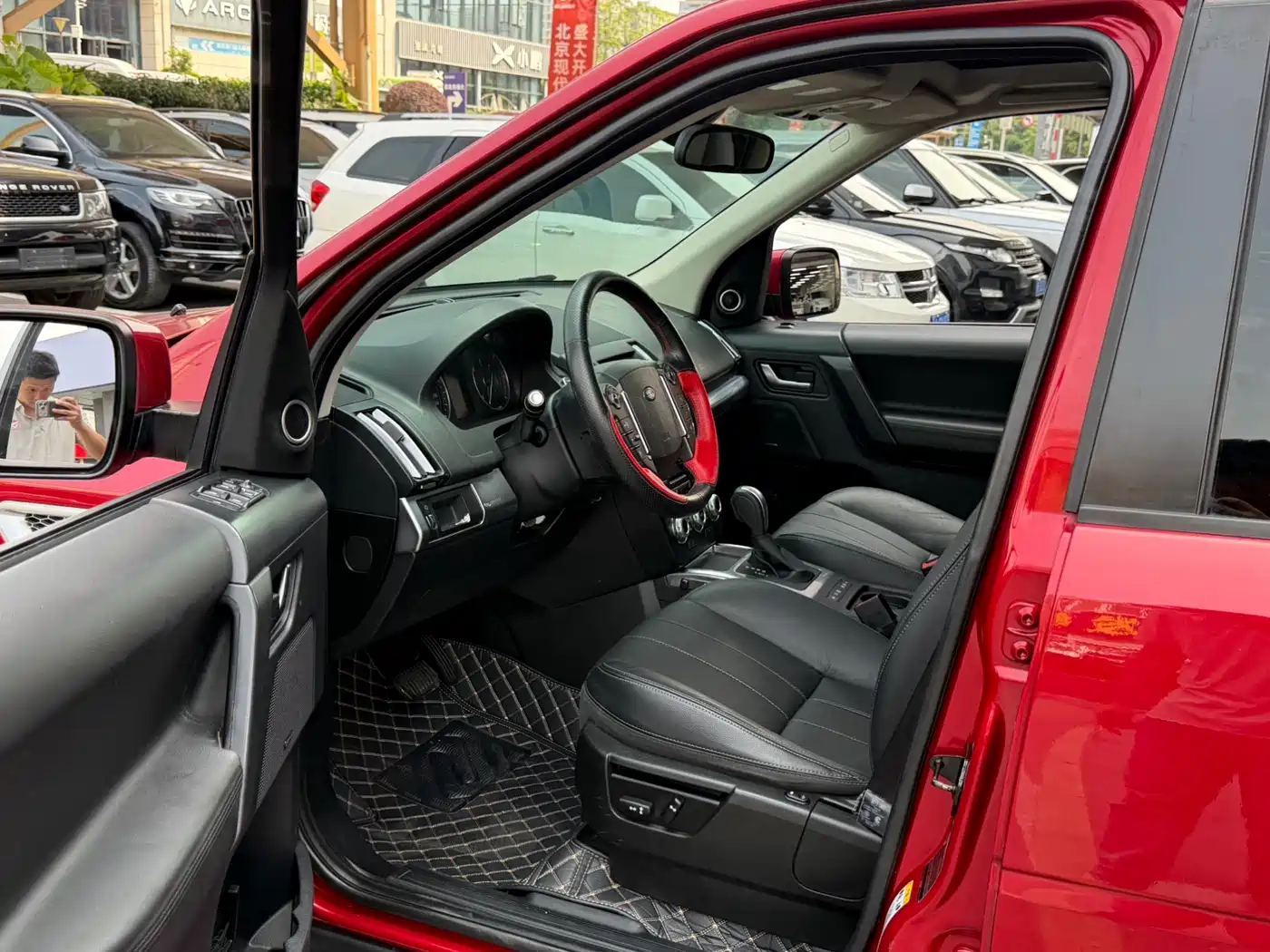 Land Rover Freelander 2 2014 2.2T SD4 SE Diesel Edition фото 4