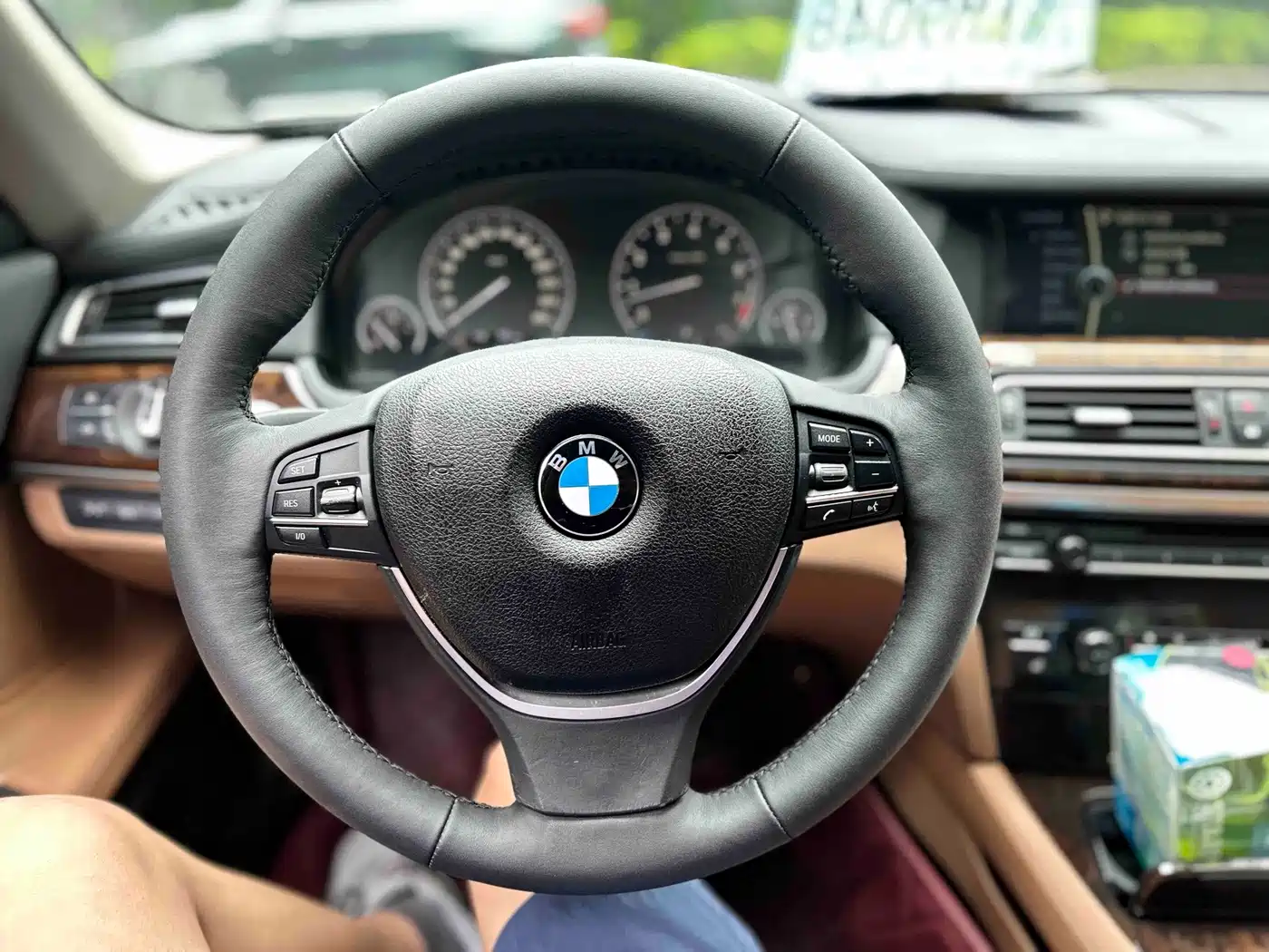 Фото 9 - BMW 7 Series