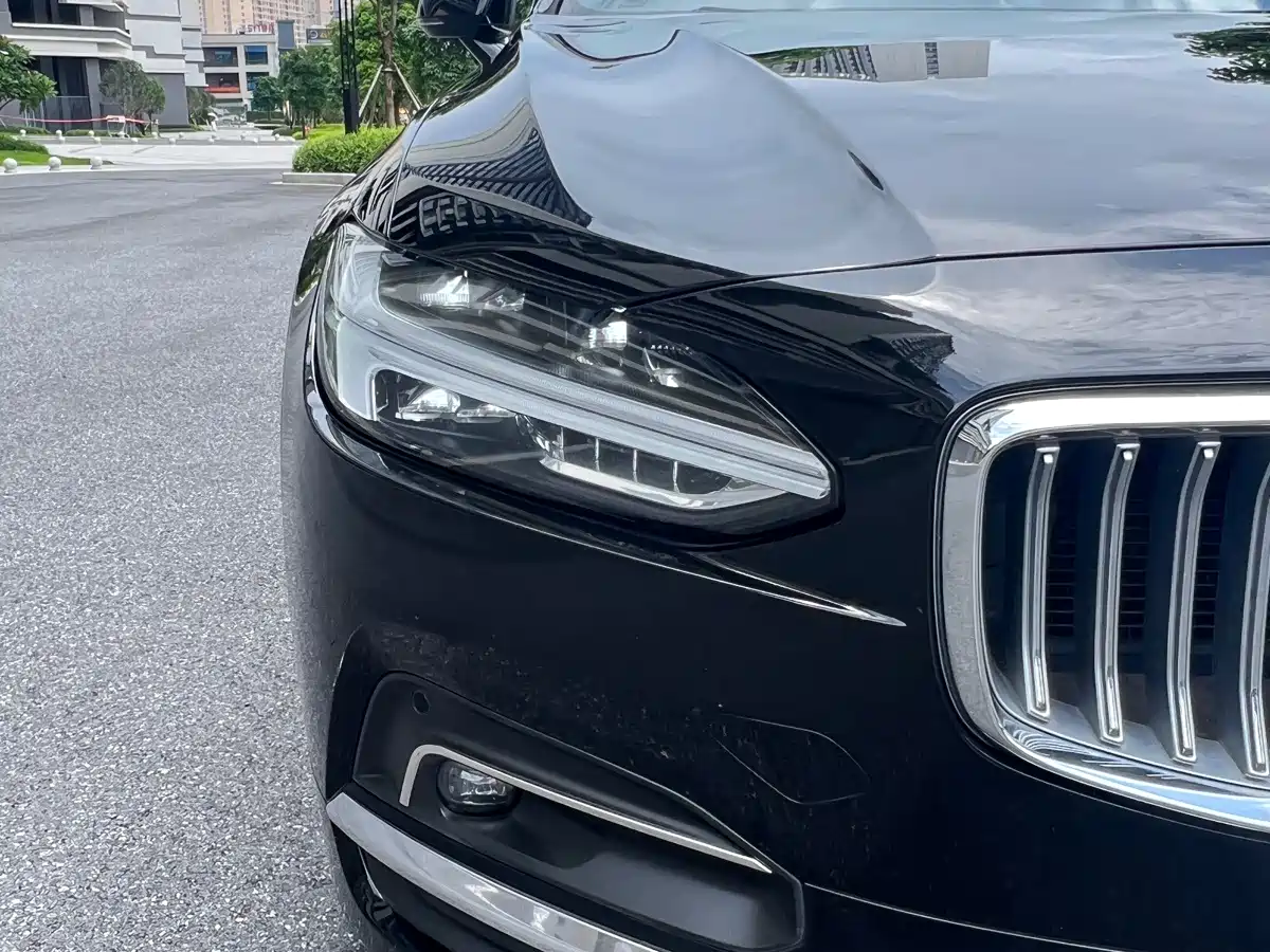 Фото 7 - Volvo S90