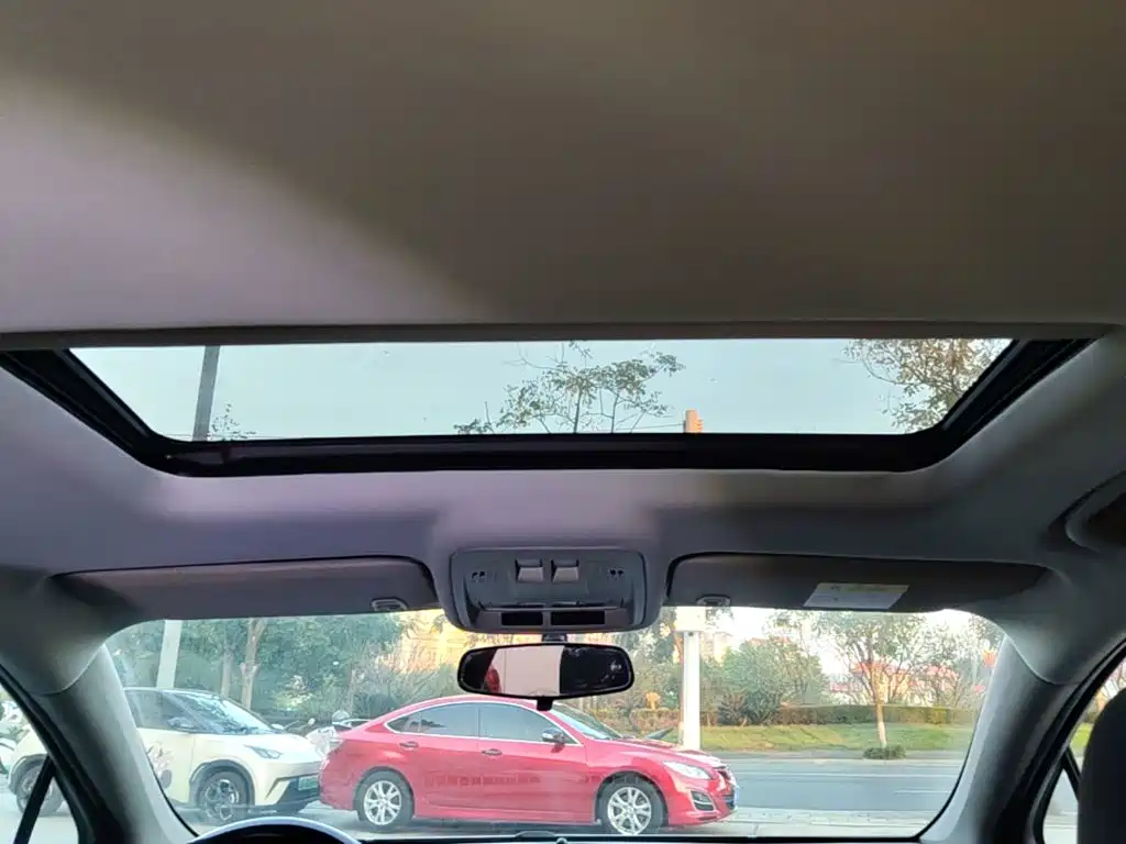 Chevrolet Cruze 2018 2018 320 Automatic Pioneer Sunroof Edition
