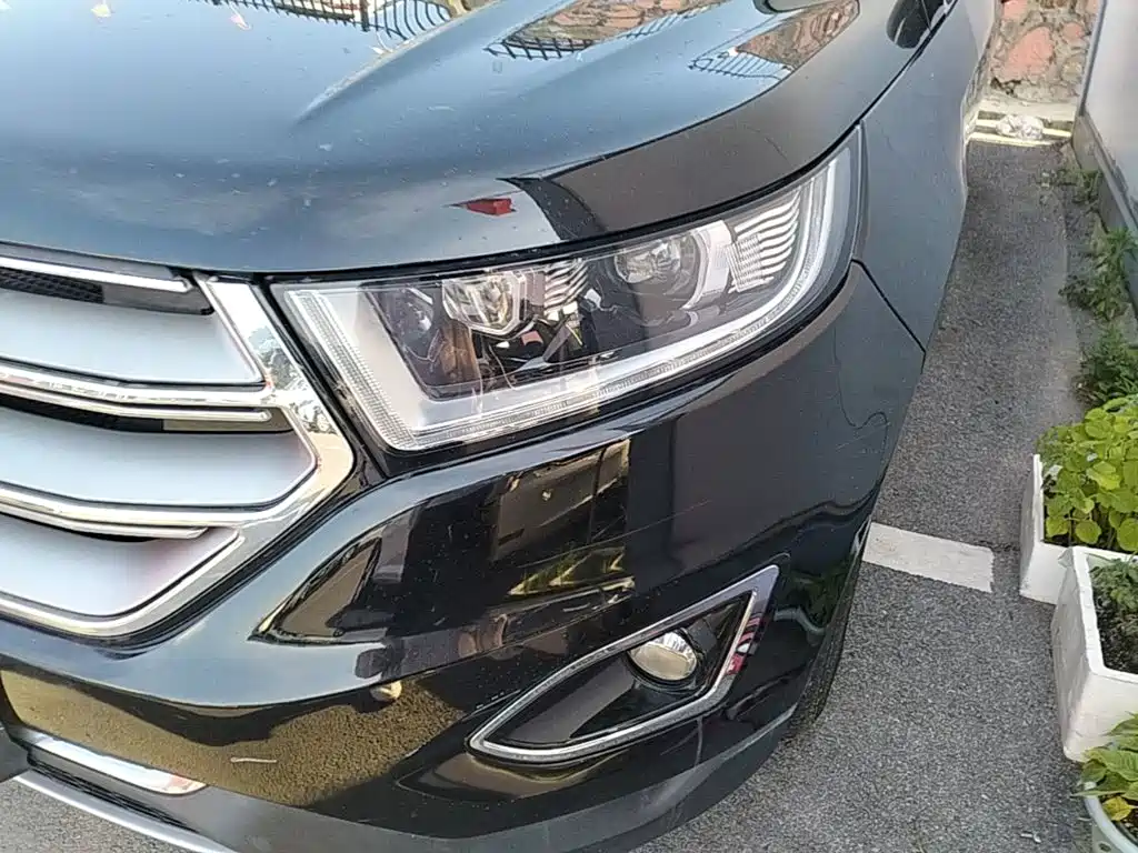 Фото 18 - Ford Edge