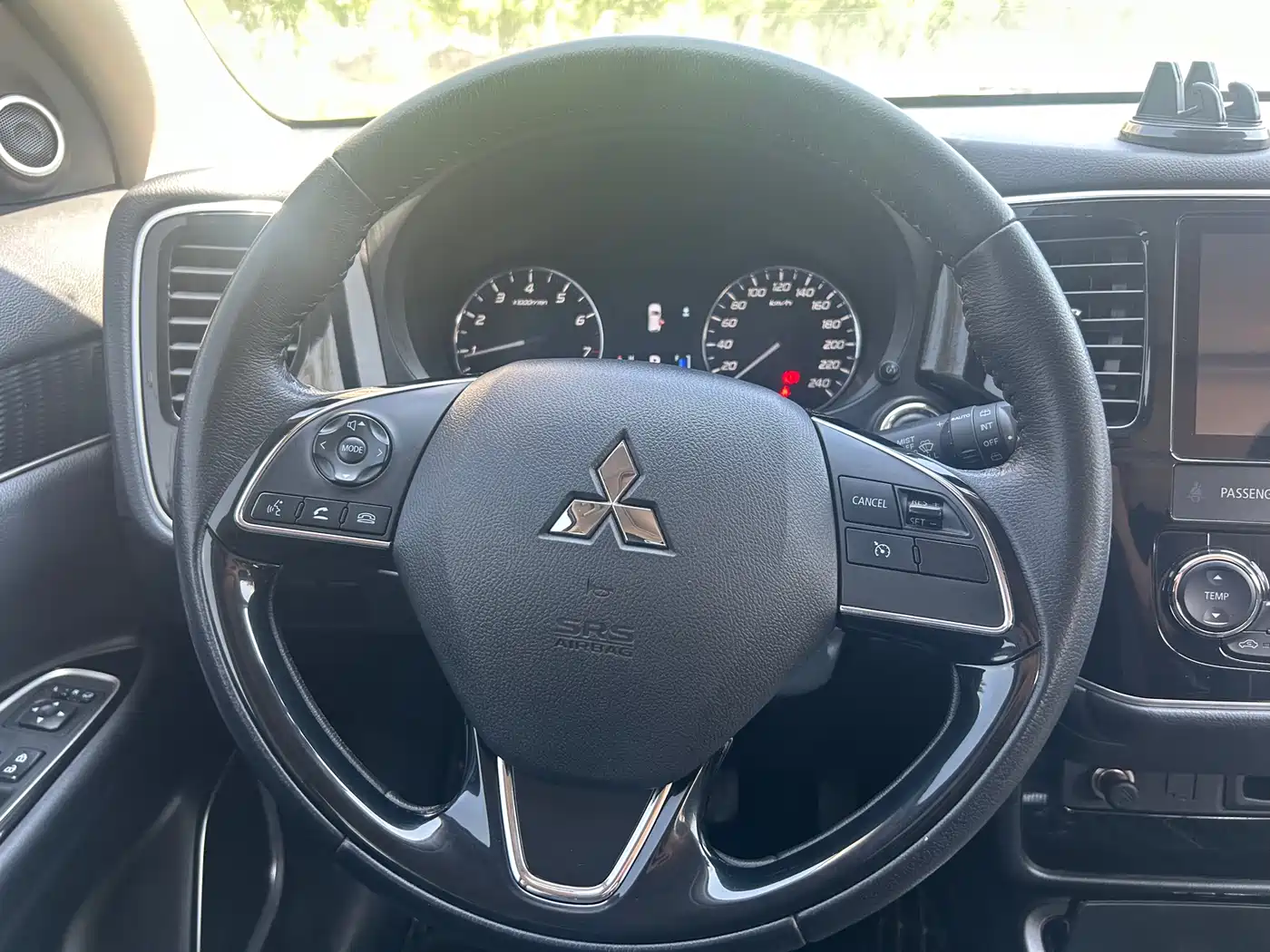 Mitsubishi Outlander 2023 1.5T CVT FWD Premium Edition 5-seater фото 16