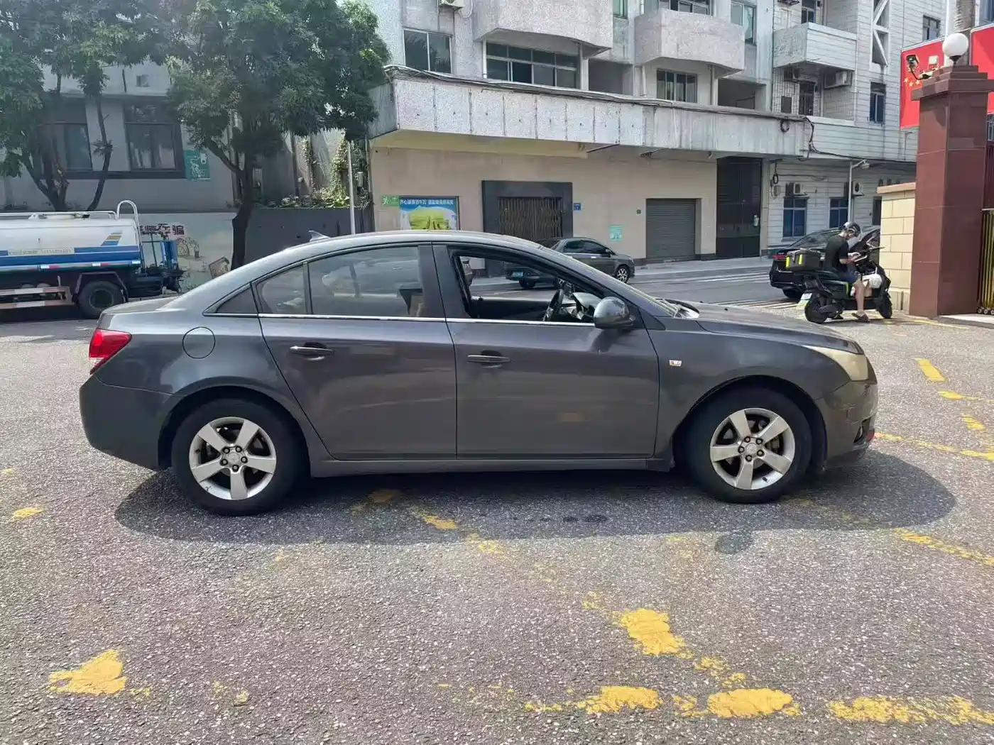 Chevrolet Cruze 2011 1.6L SE AT фото 4
