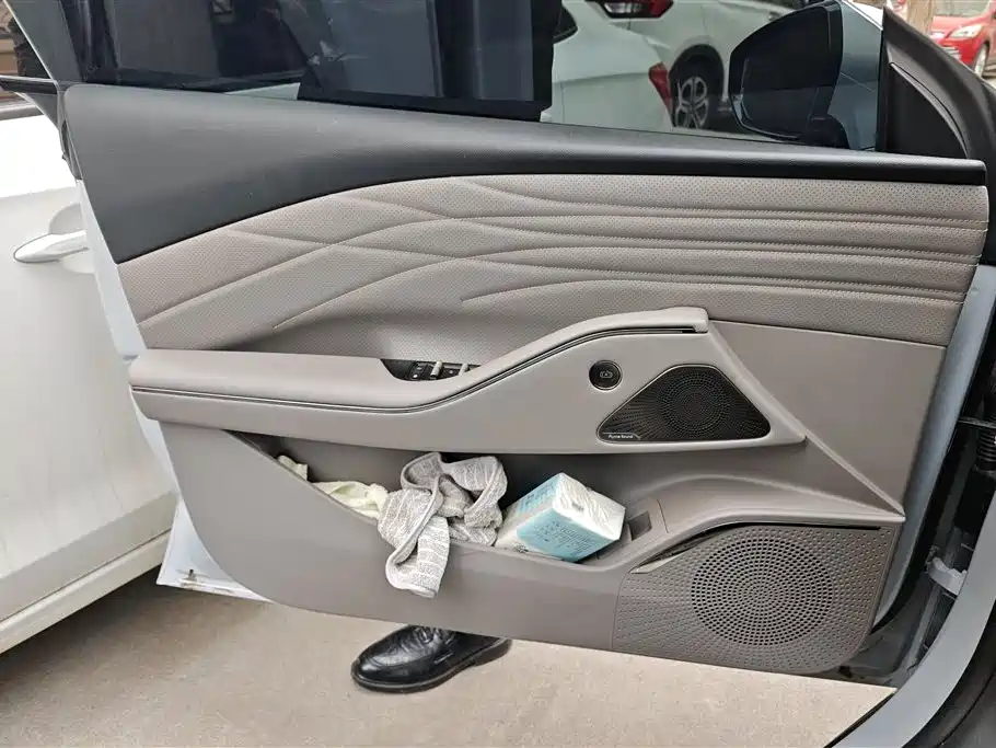 GEELY GALAXY GALAXY SPARKLE 8