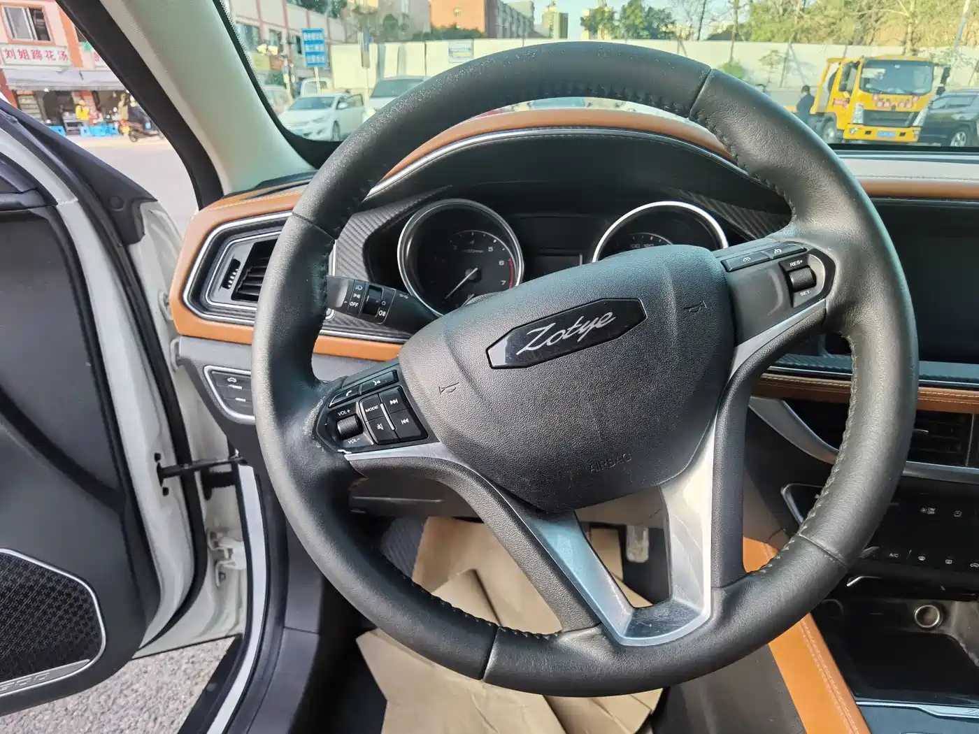 Zotye T300 2018 2017 1.5T CVT Executive