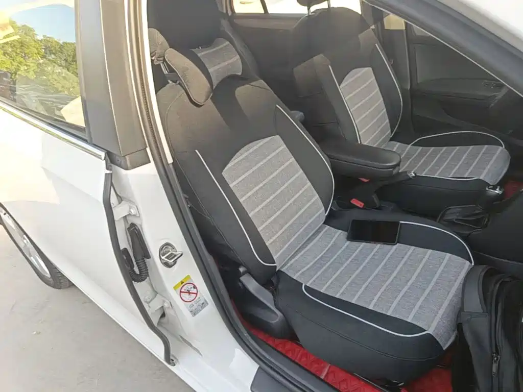Фото 25 - Škoda Skoda Rapid Spaceback