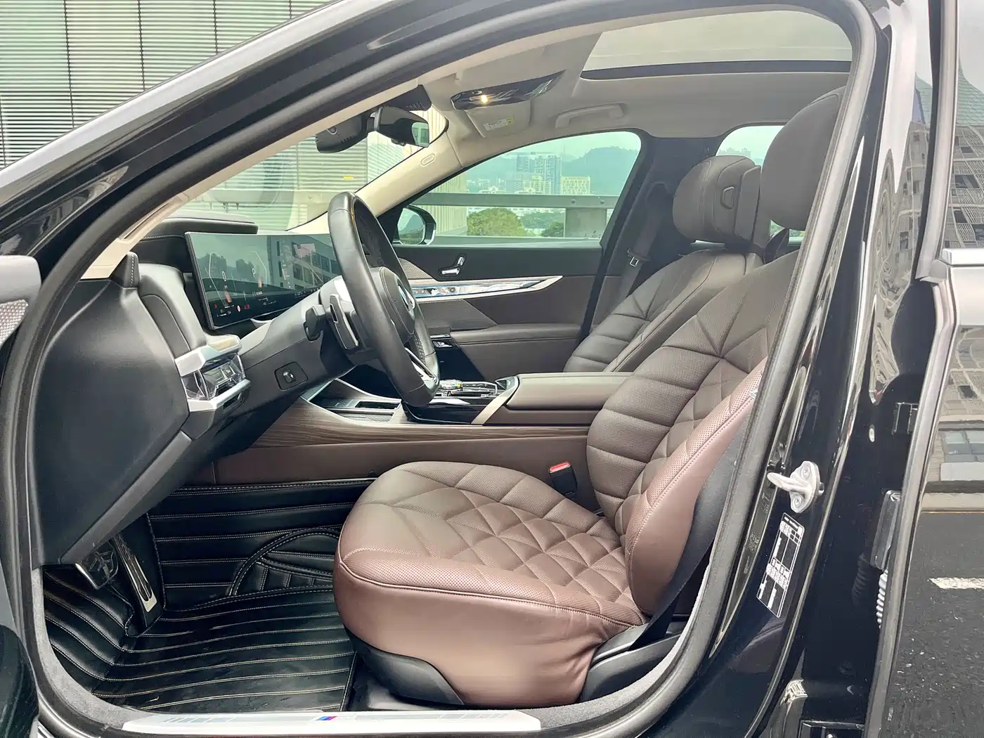 BMW 7 Series 2023 Model 735Li M Sport Package фото 7