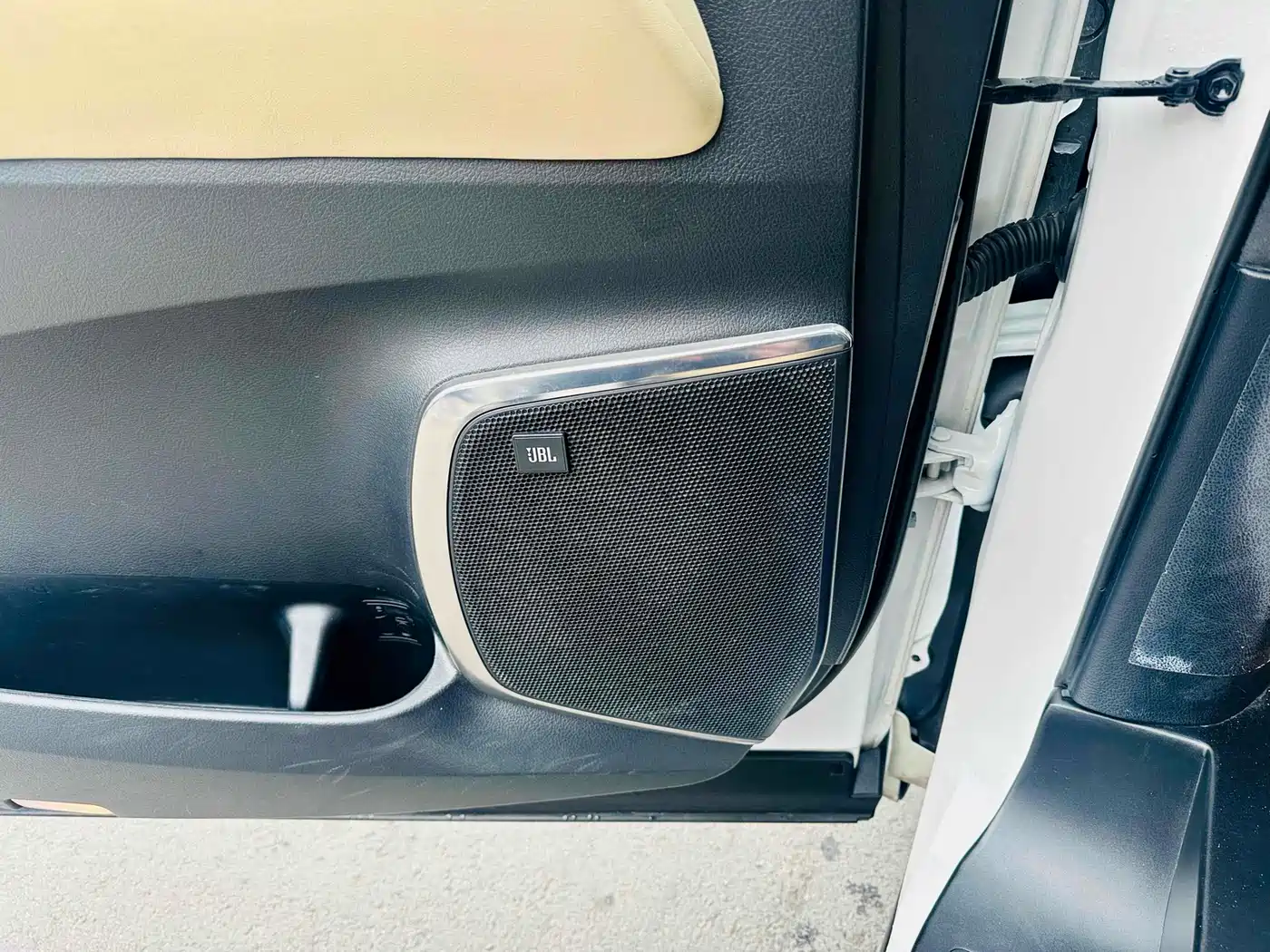 Toyota Alphard 2019 Hybrid 2.5L Premium Edition фото 13