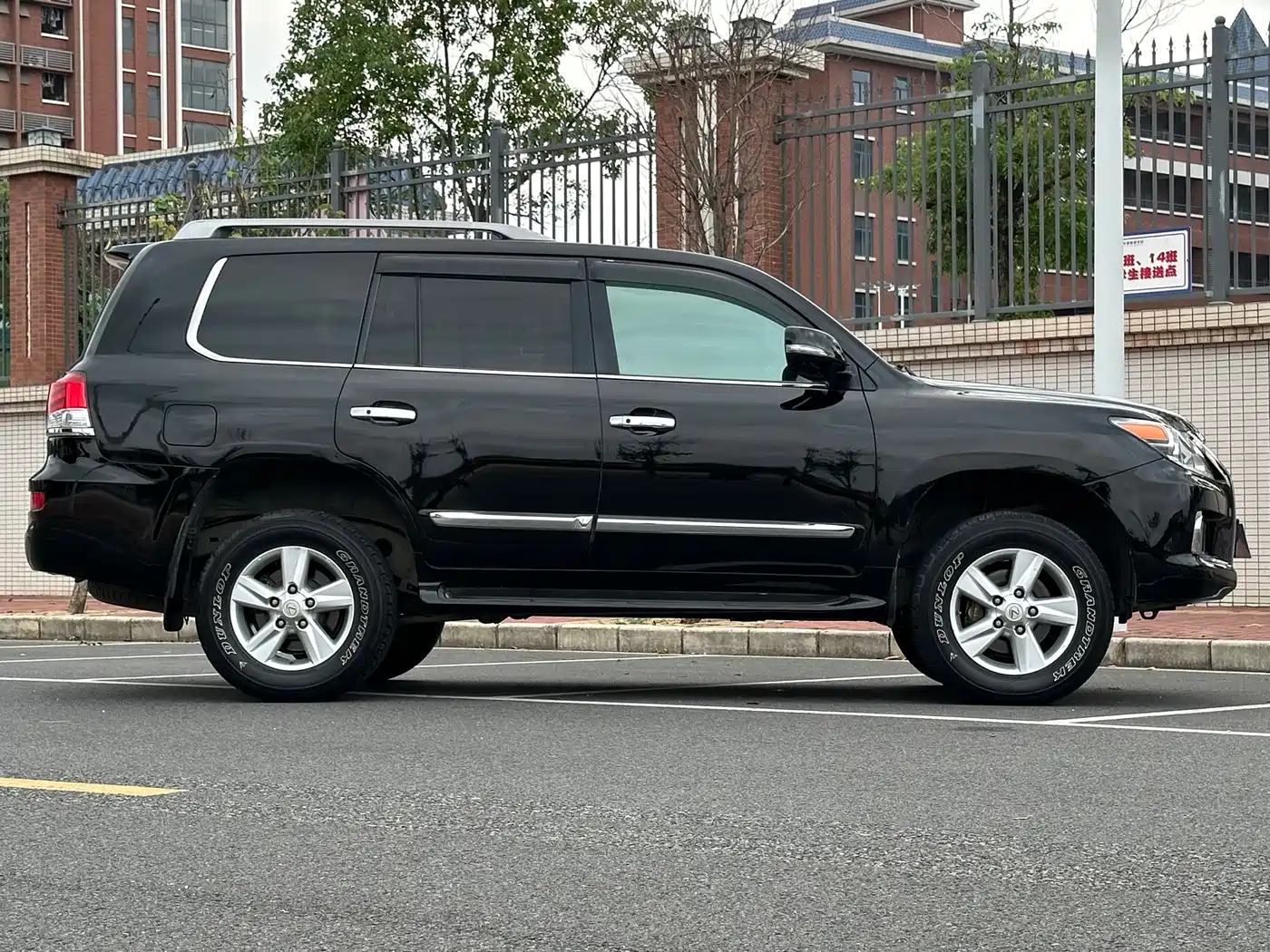 Lexus LX 2013 570 фото 8