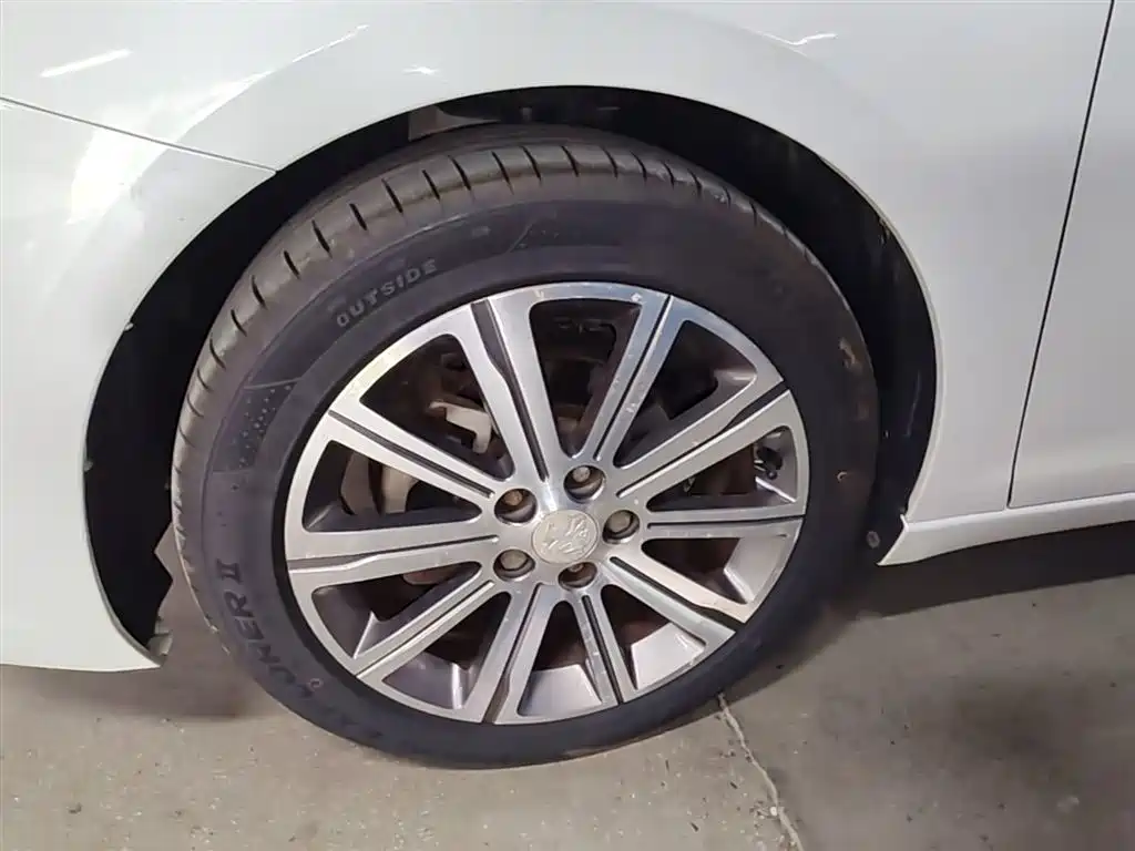 Peugeot 408 2014 1.8L Automatic Luxury Edition фото 23