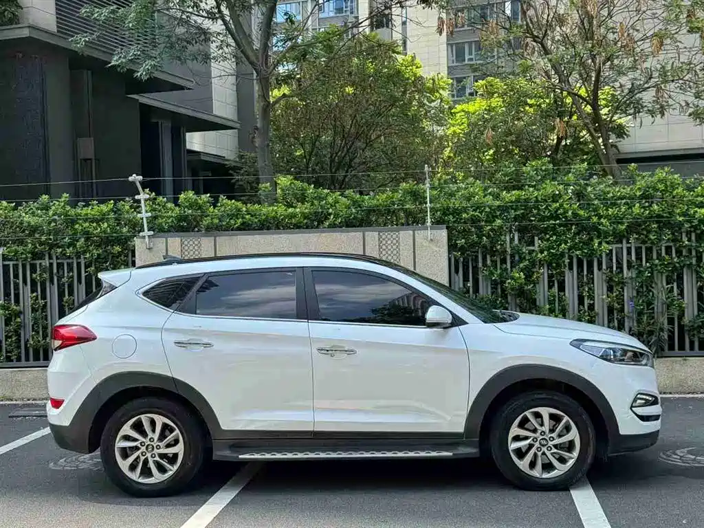 Hyundai Tucson 2015 1.6T Dual Clutch 2WD Smart фото 4