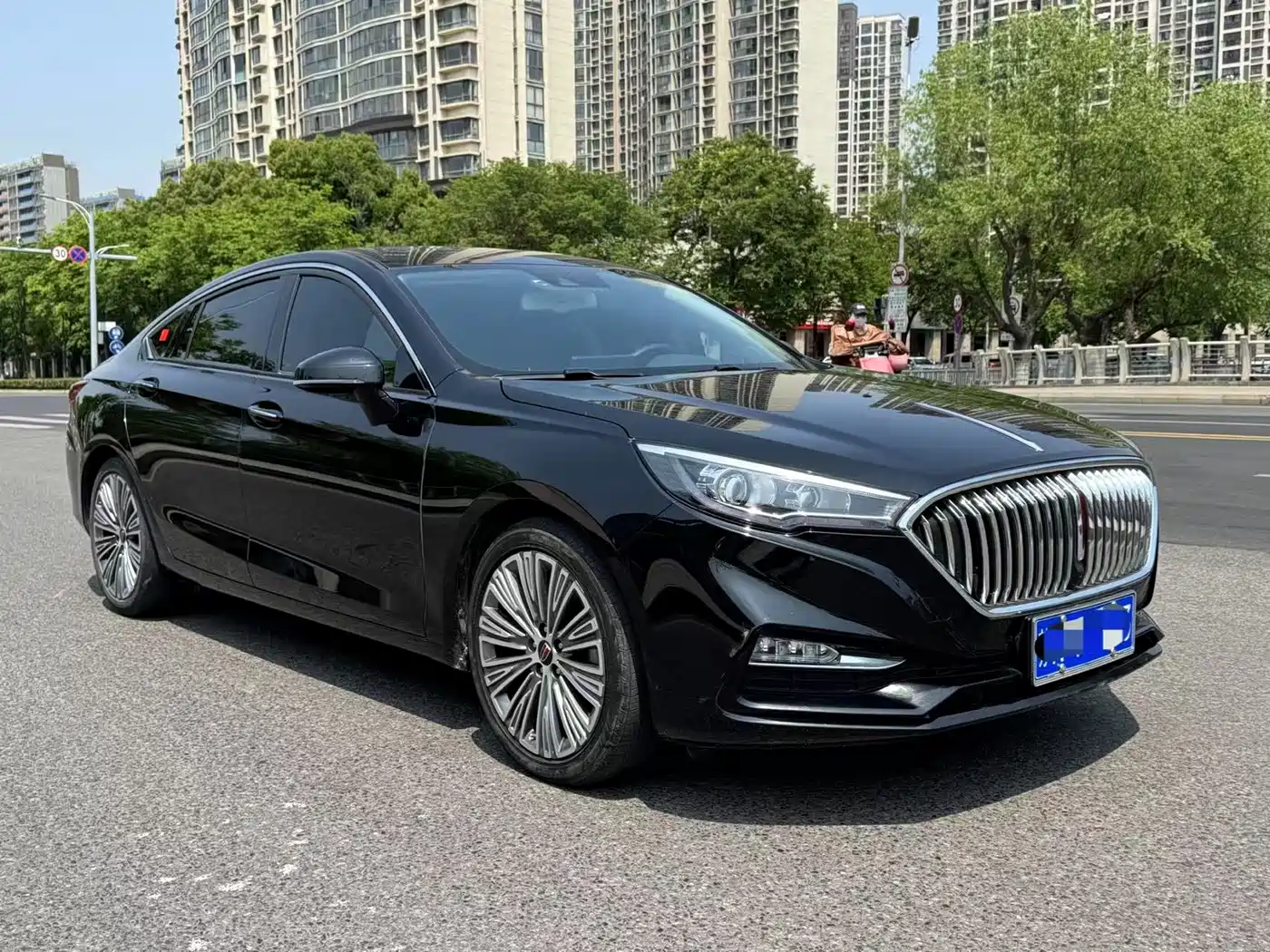 Hongqi H5 2022 Classic 1.8T Auto Smart Connect Flagship Comfort Edition фото 3