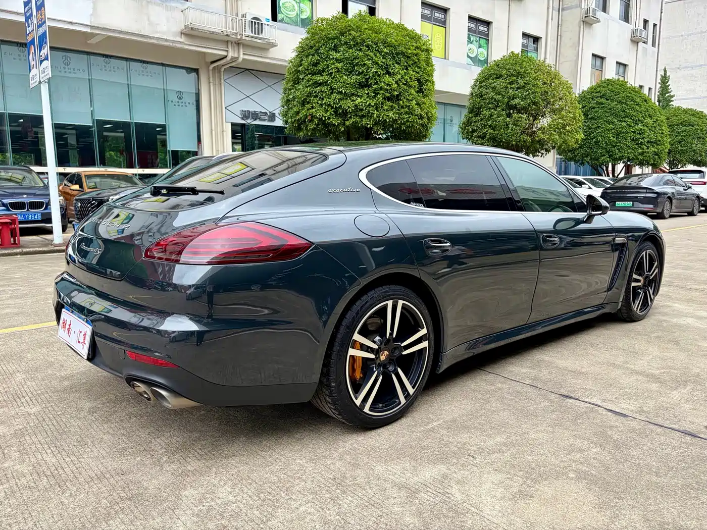 Фото 17 - Porsche Panamera