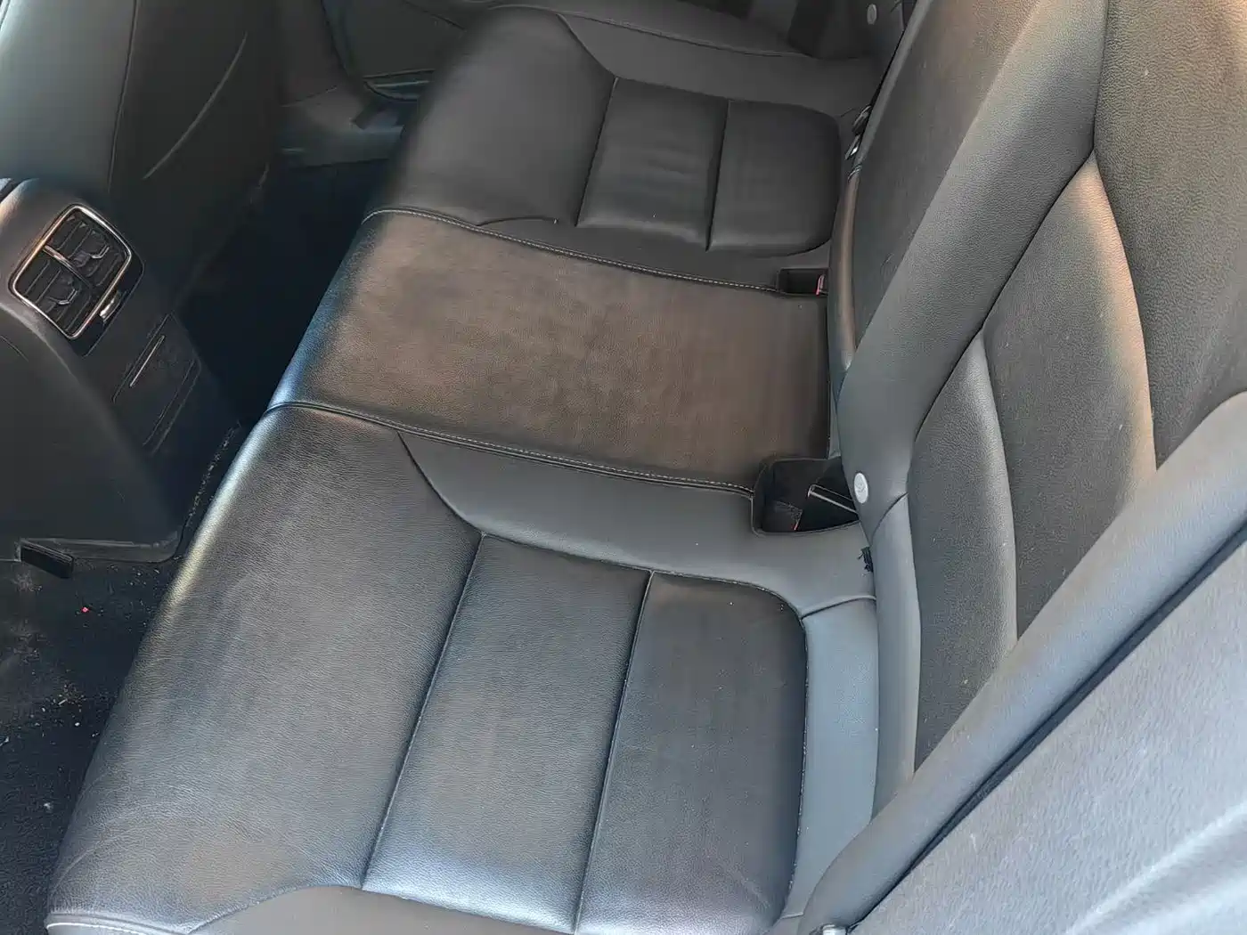 Volkswagen Sagitar 2015 1.6L Automatic Comfort фото 7