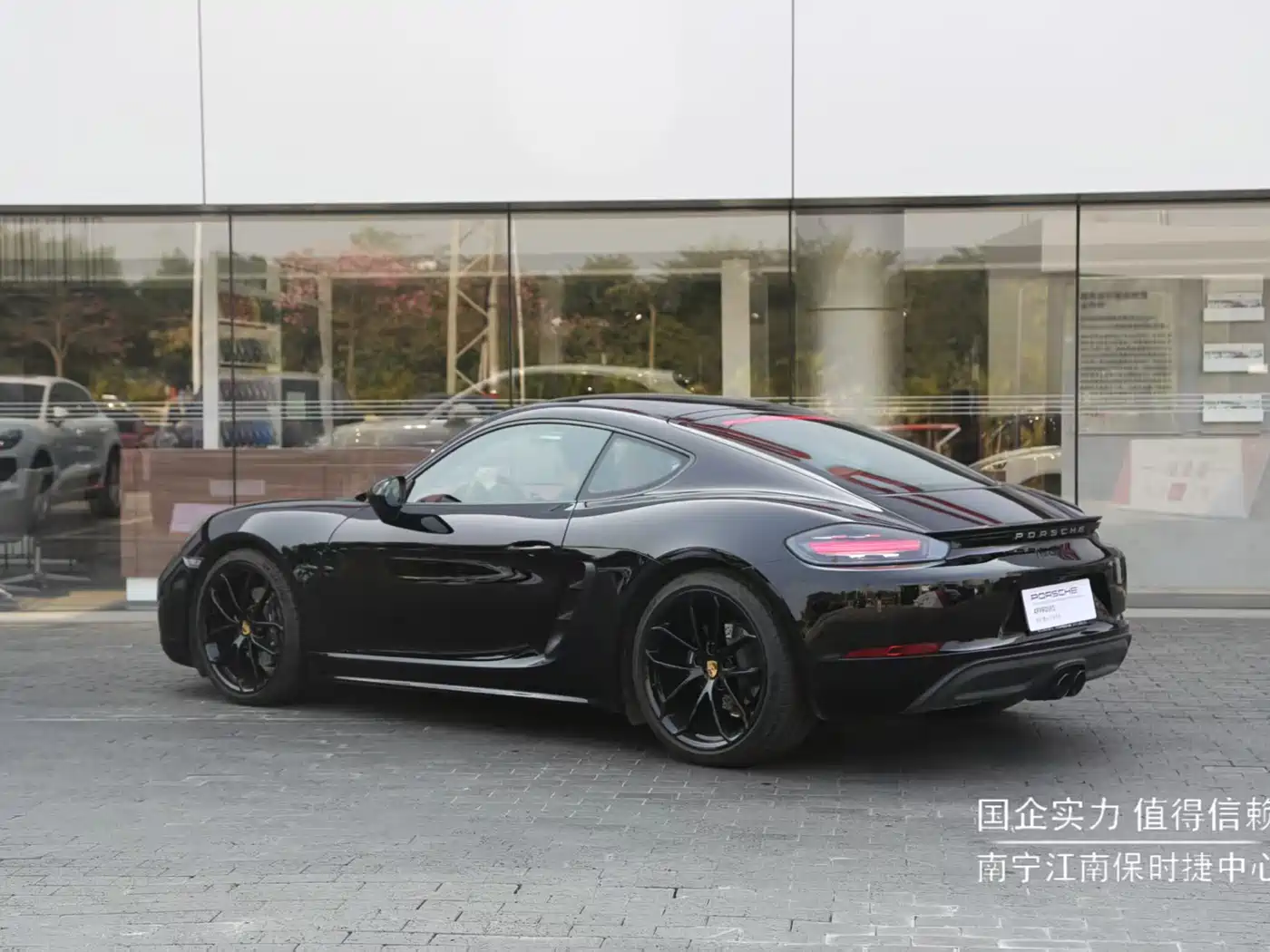PORSCHE 718