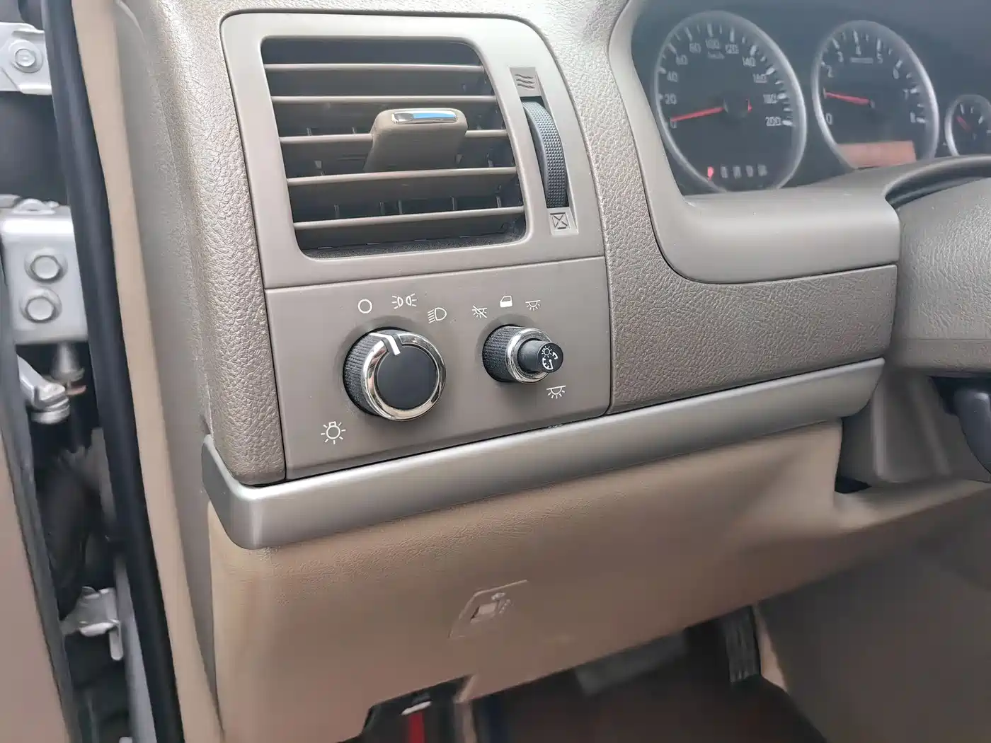 Buick GL8 2014 2.4L Classic Edition фото 4