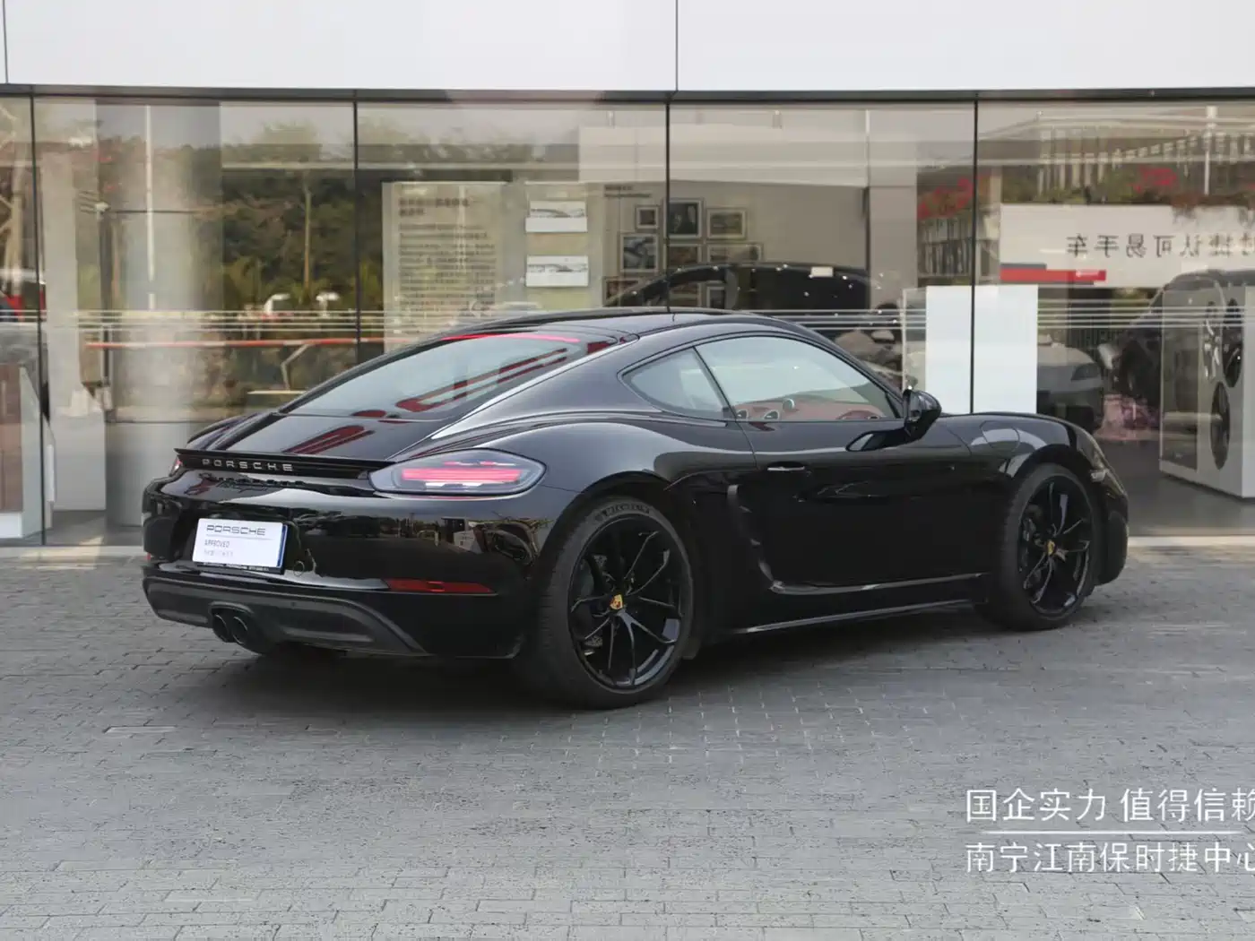 PORSCHE 718
