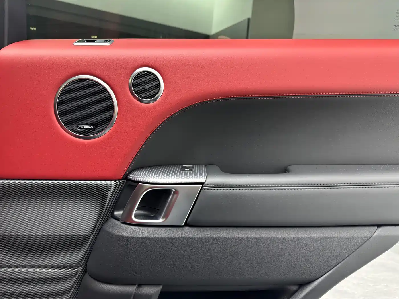 Land Rover Range Rover Sport 2021 3.0 L6 Gloss Black Edition фото 27
