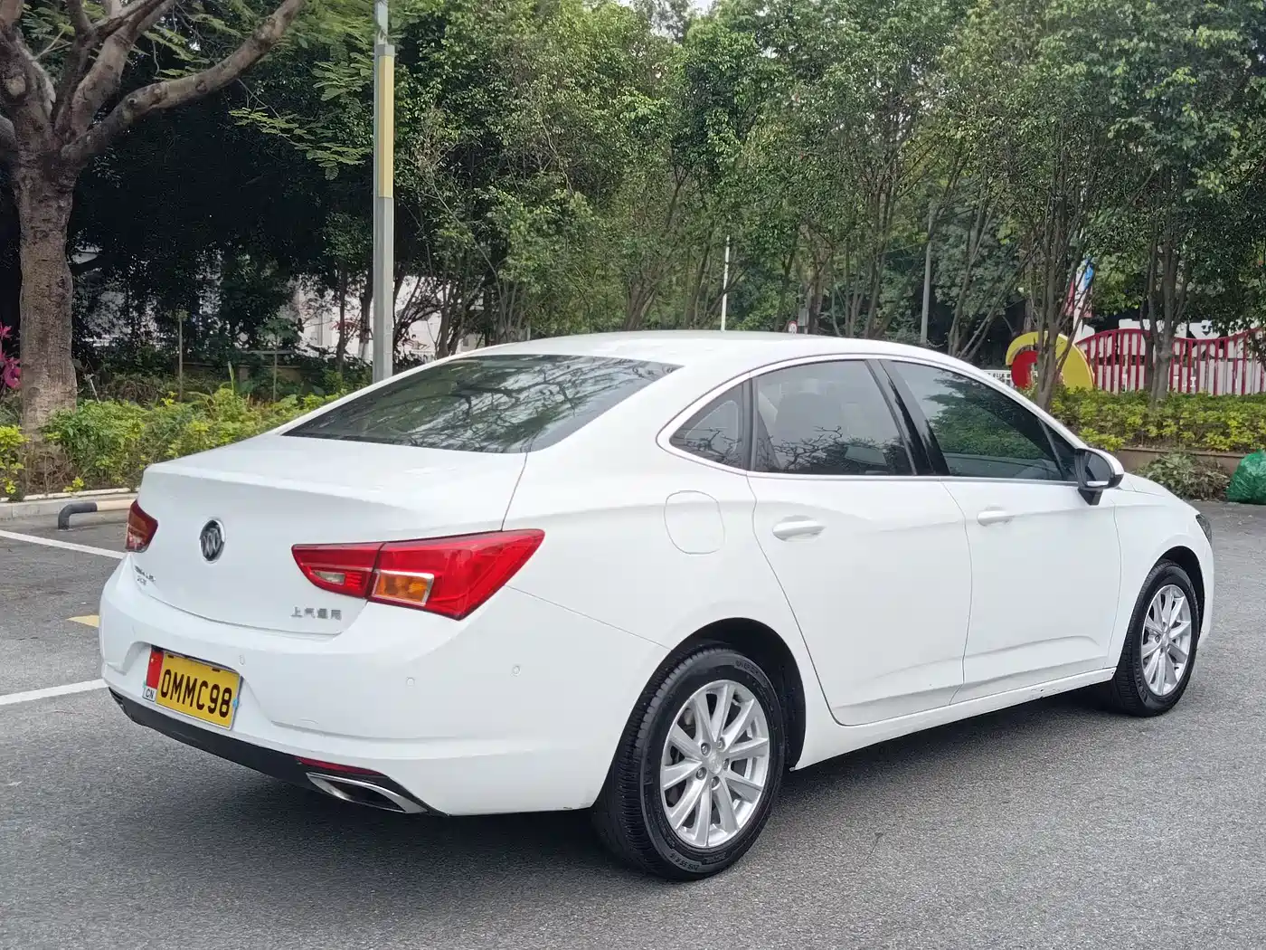 Buick Verano 2015 Sedan 20T Dual-clutch Elite фото 10