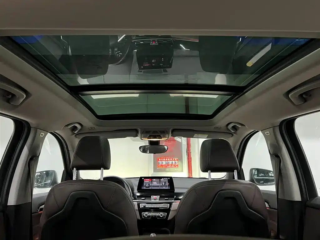 BMW X1 2022 sDrive20Li Fashion фото 13