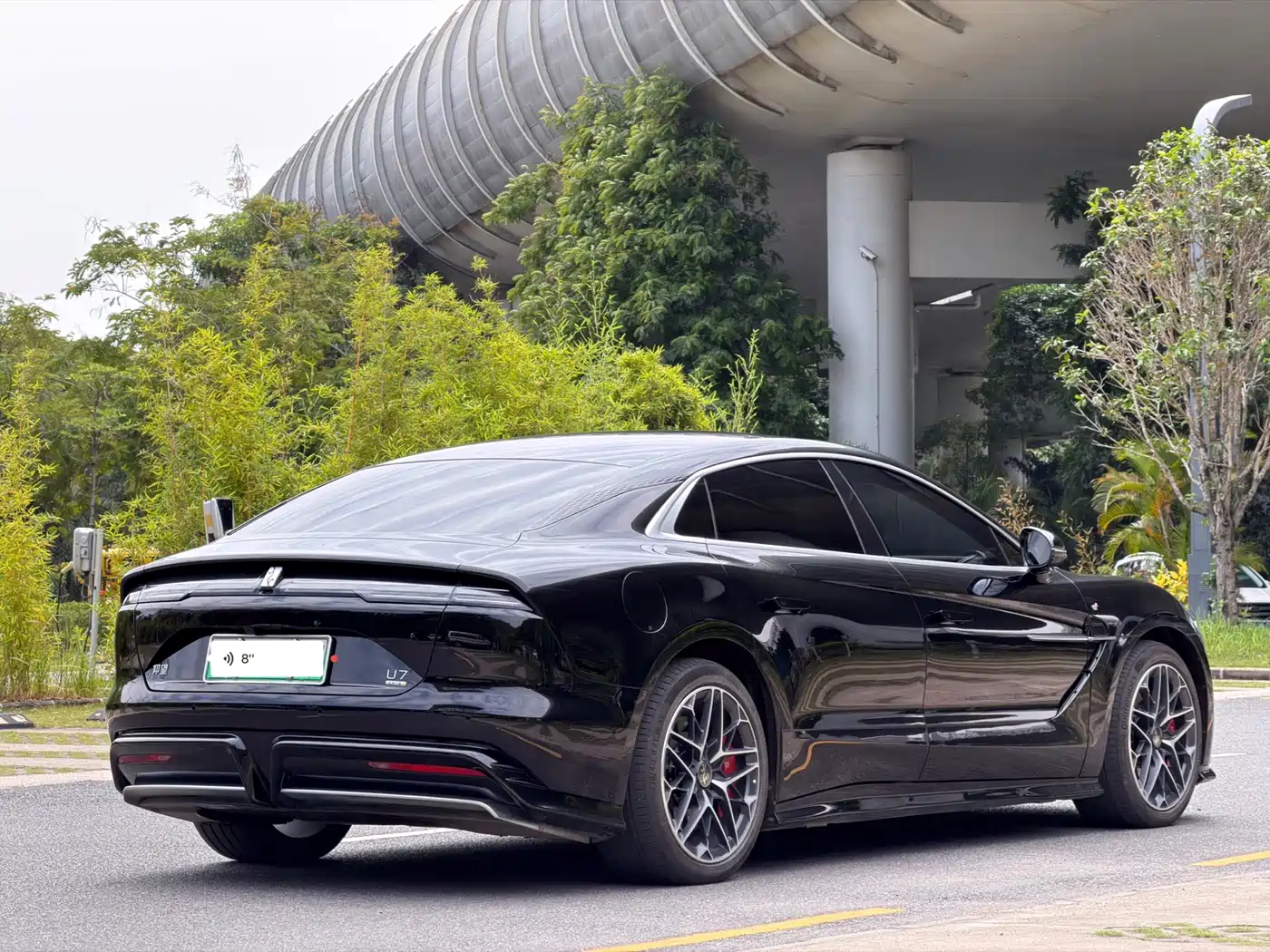 Yangwang U7 2025 Model EV 4-Seat Flagship фото 6