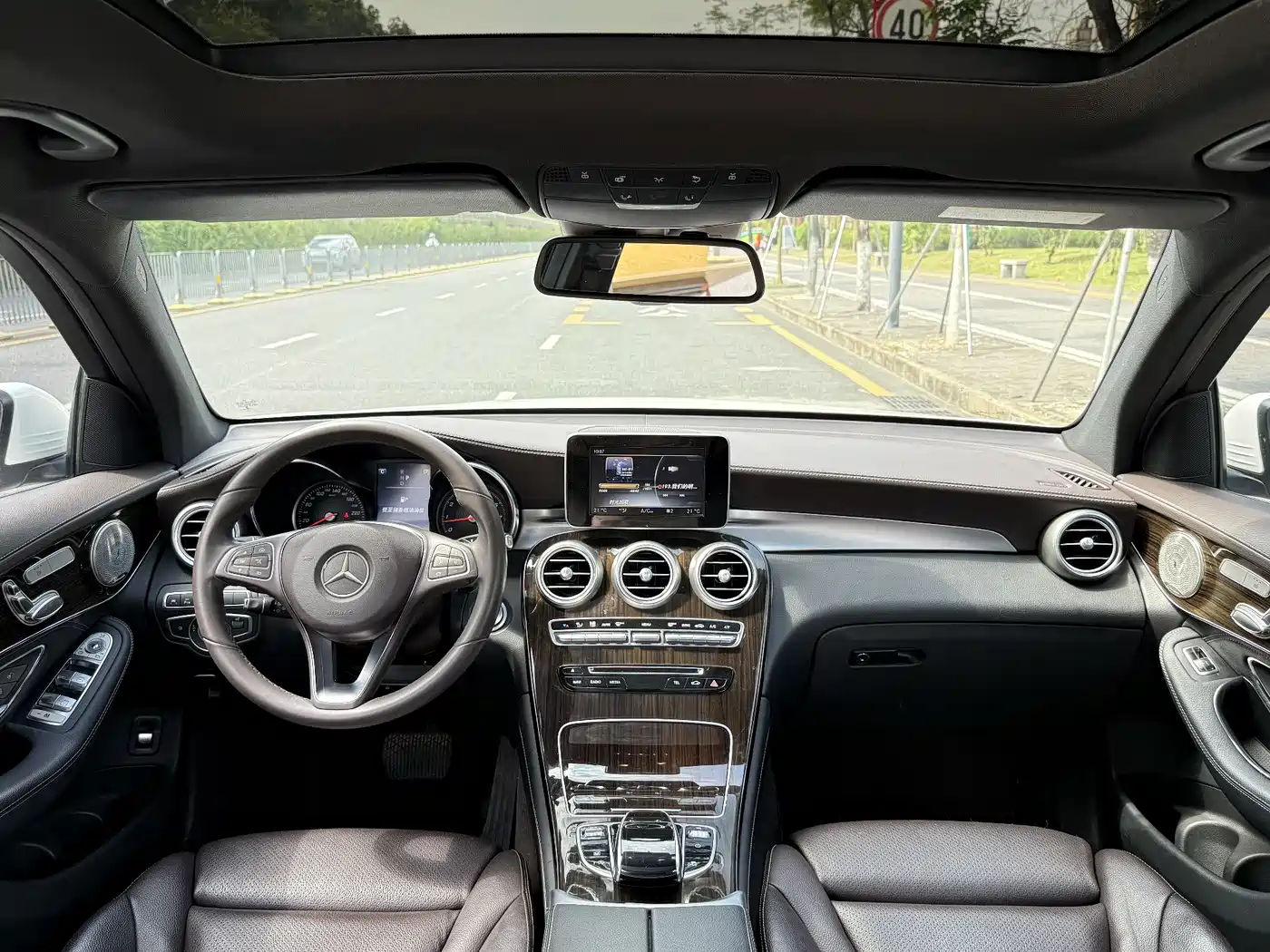 Mercedes-Benz GLC 2017 GLC 260 4MATIC Luxury фото 13