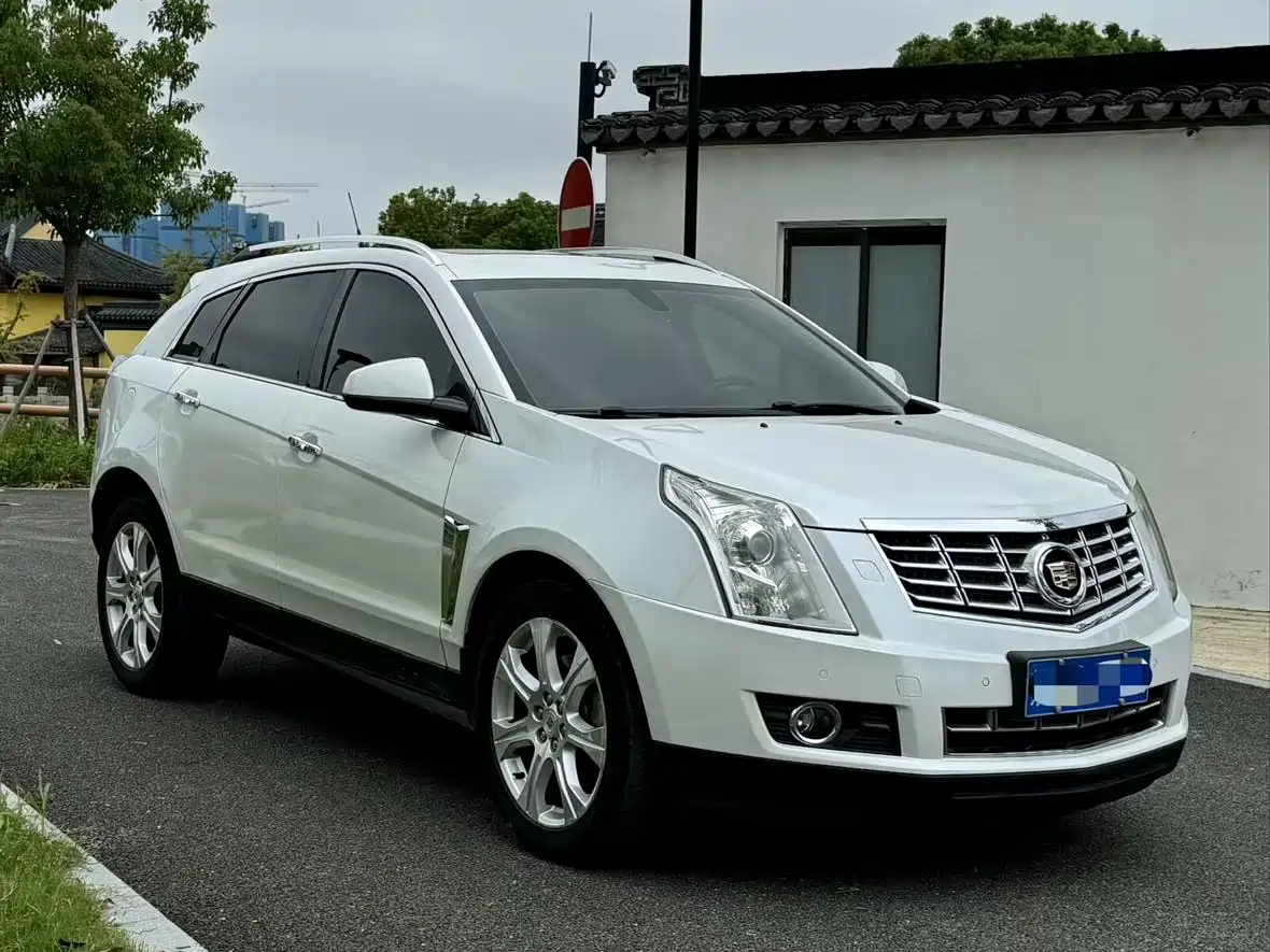 Cadillac SRX 2013 3.0L Leading фото 3
