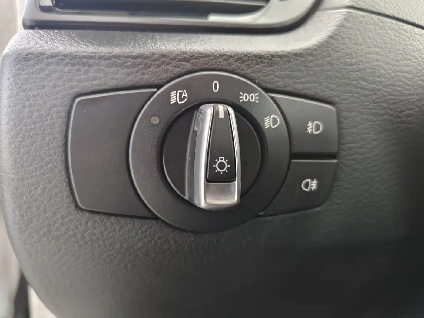 BMW X1 (Import) 2012 sDrive18i Luxury фото 13