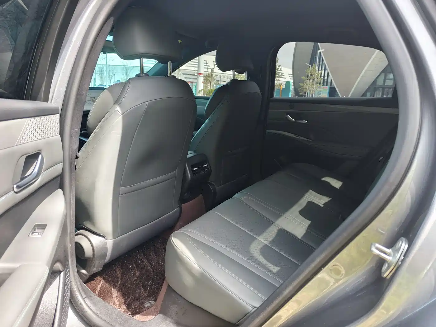 BYD Qin PLUS 2025 DM-i Smart Drive 55KM Leader фото 11
