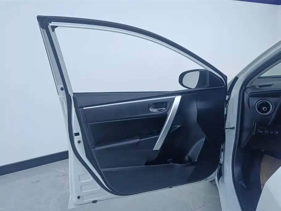 Toyota Levin 2017 Facelift 185T CVT Elite (China V) фото 7