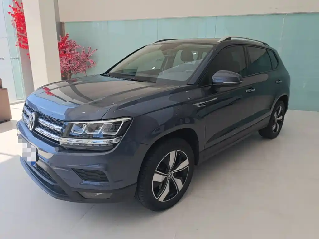 صورة 2 - Volkswagen Tharu