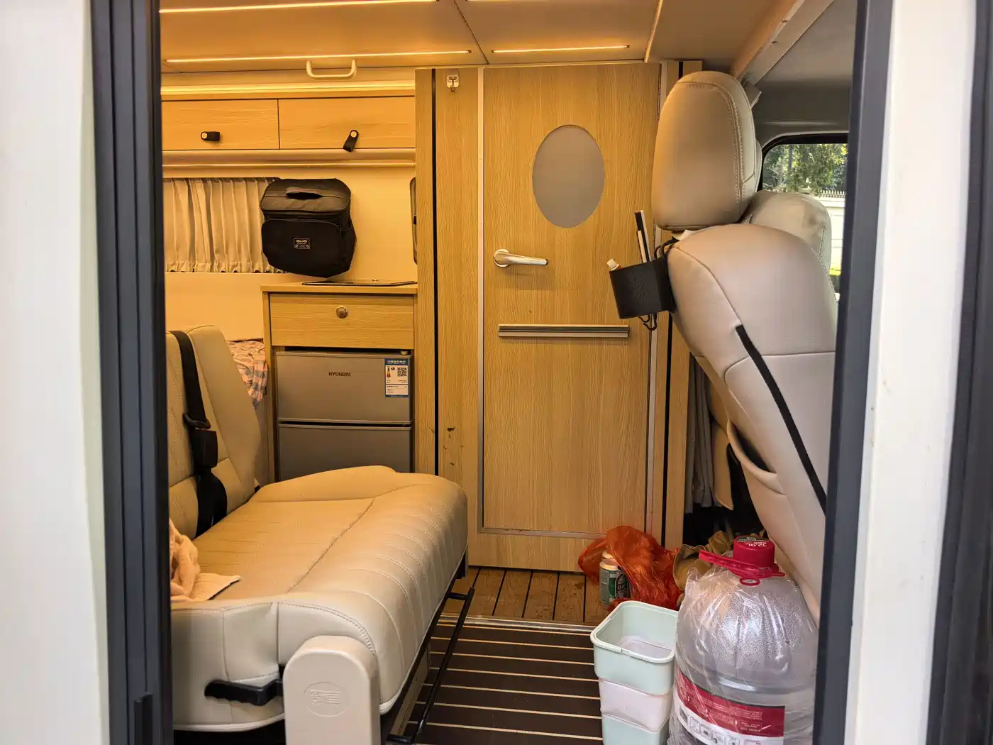 Sinotruk Xianfeng V 2026 2025 Commercial Travel Edition 2.0T Automatic Short Wheelbase Low Roof