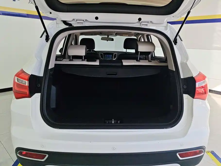 Photo 4 - Changan CS35
