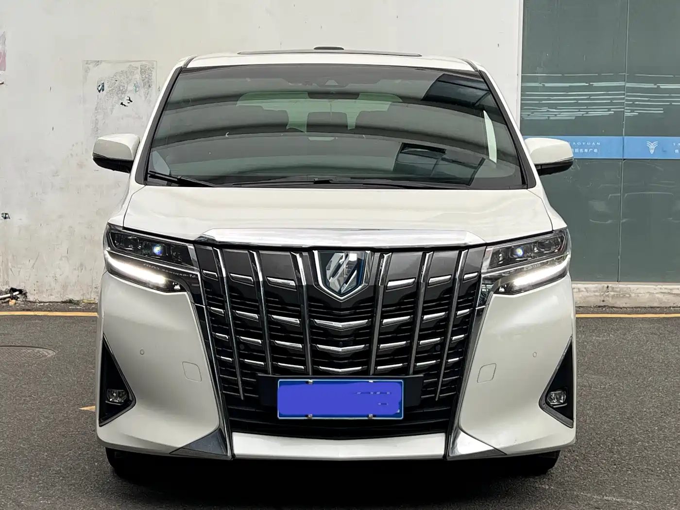 Toyota Alphard 2021 Hybrid 2.5L Premium фото 11