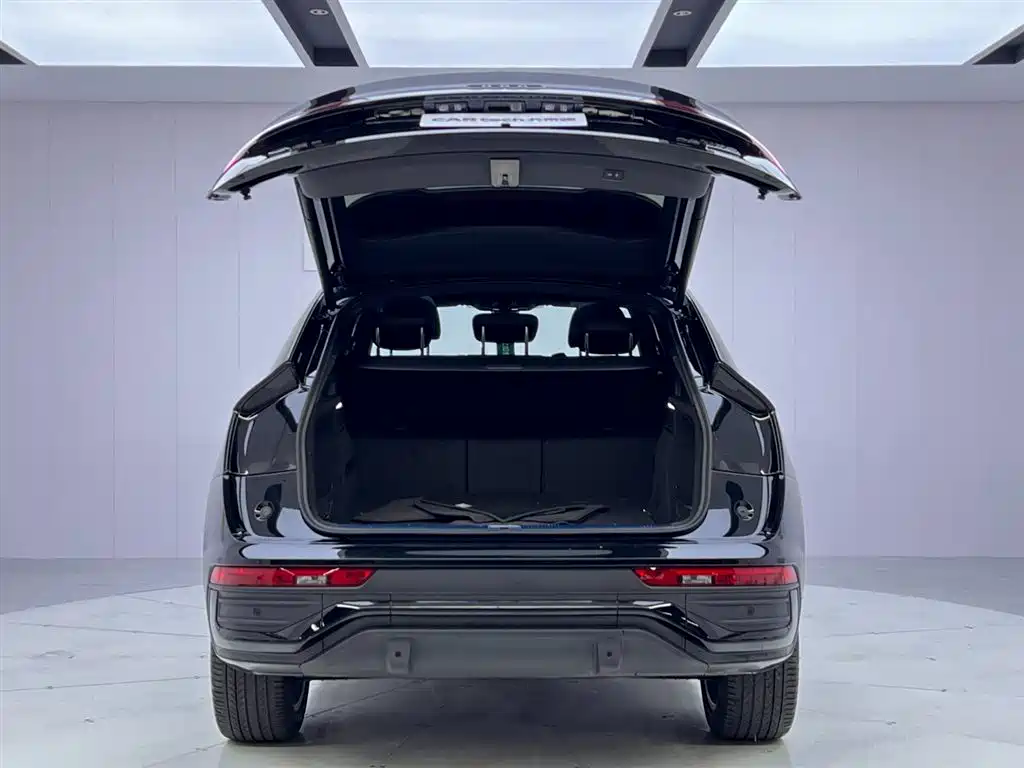 Audi Q5L Sportback 2022 40 TFSI Luxury фото 9