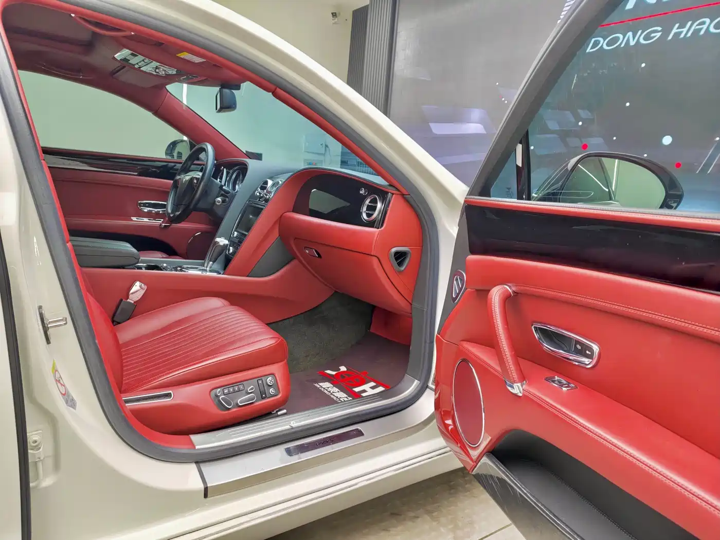 Bentley Flying Spur 2017 4.0T V8 S Standard фото 12