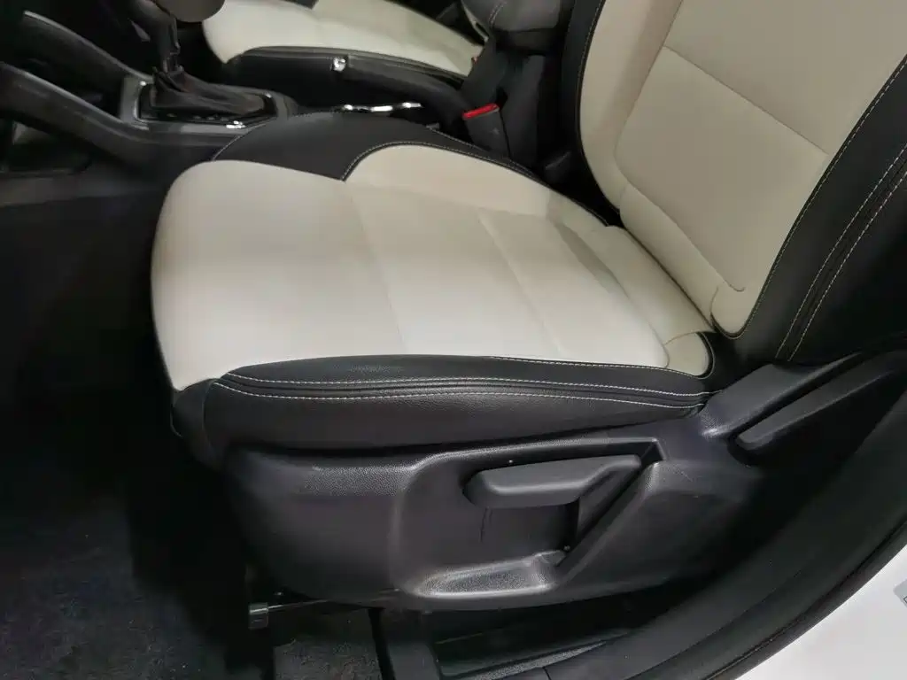 Фото 20 - Changan CS35