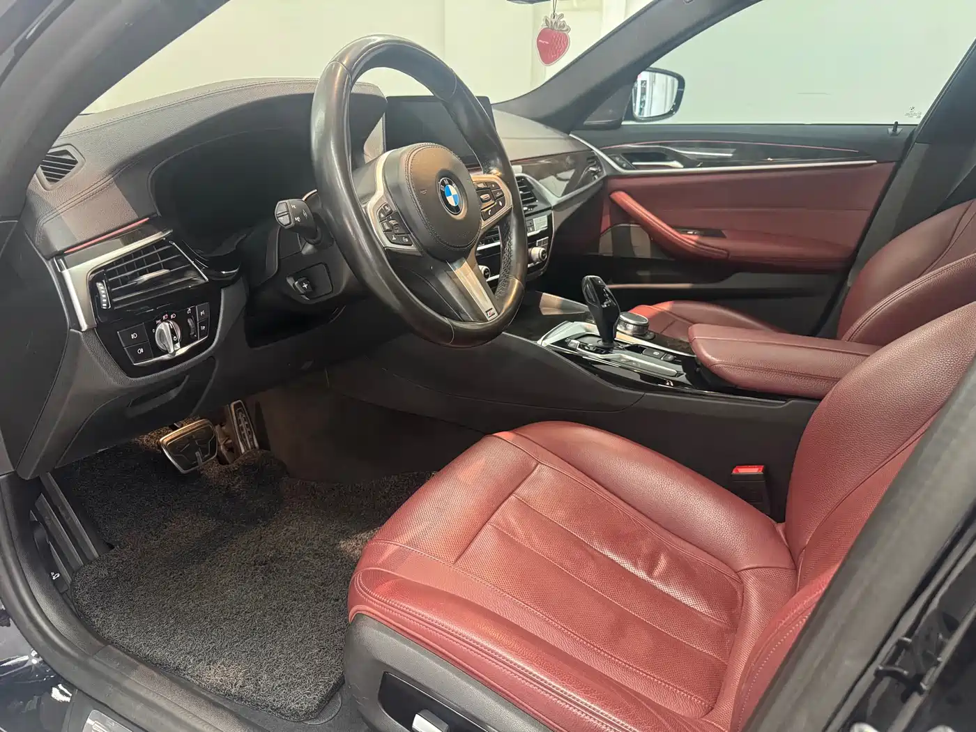 BMW 5 Series 2019 530Li Premium M Sport Package фото 4