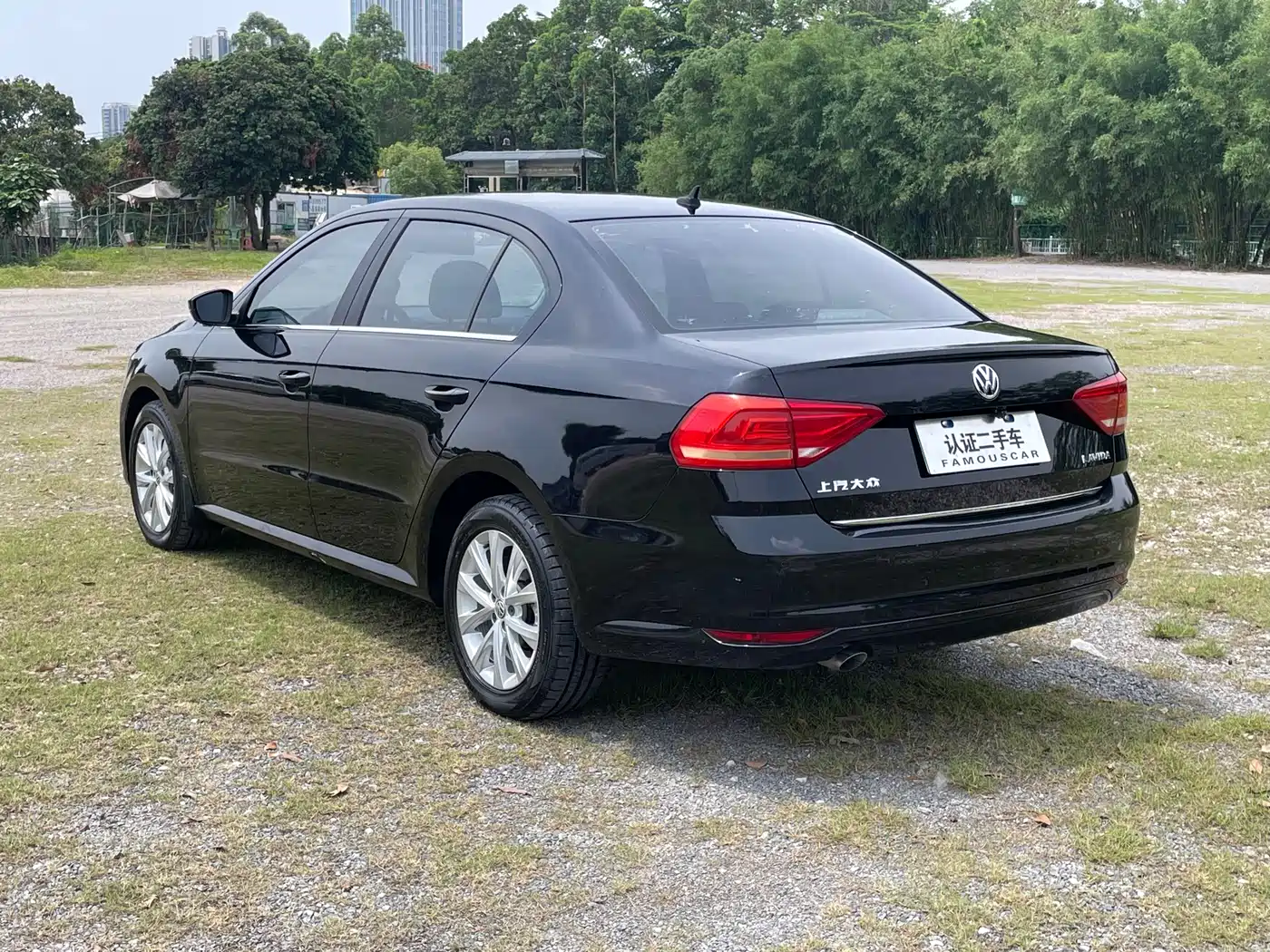 Volkswagen Lavida 2017 1.6L Automatic Comfort Edition фото 5