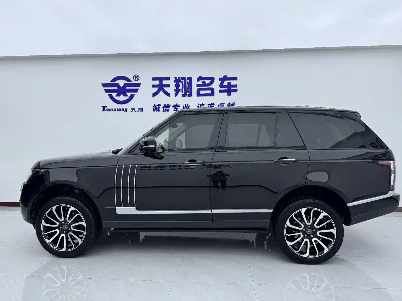 Land Rover Range Rover 2017 3.0 SC V6 Golden Age Edition фото 7