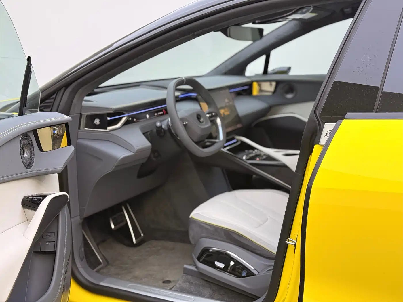 LOTUS SPORTS CAR ELETRE