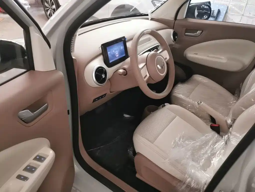 Wuling Motors Hongguang MINIEV 2026 2025 4-Door Advanced